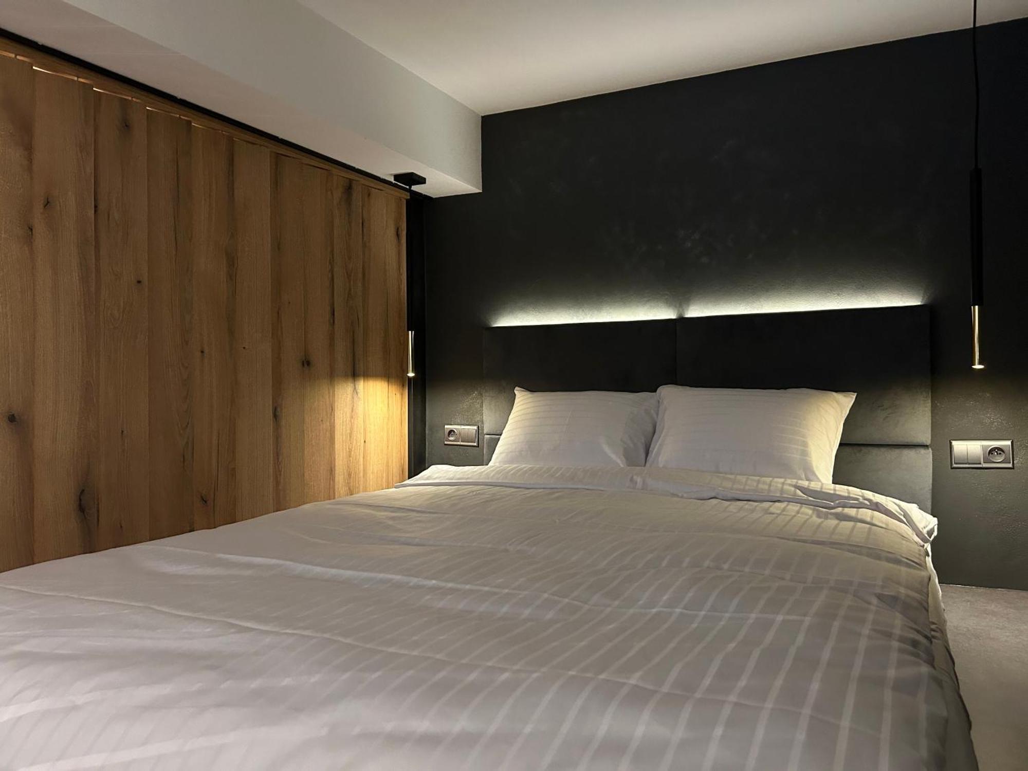 Leo Apartment Suite & Private Spa Zone - Old City 브라티슬라바 외부 사진