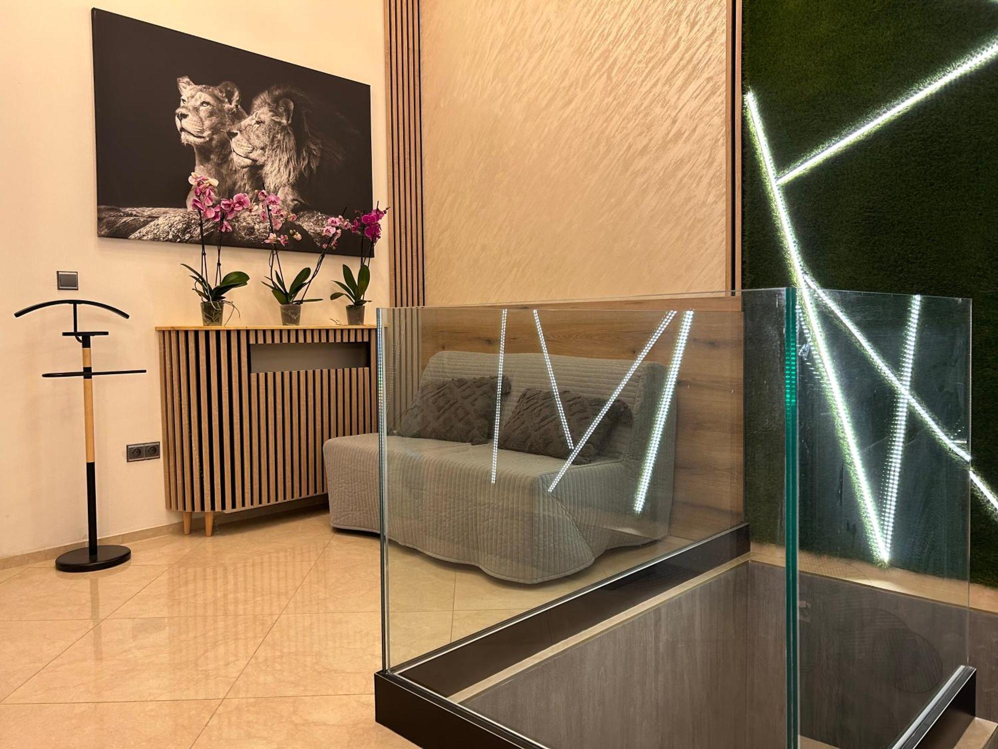 Leo Apartment Suite & Private Spa Zone - Old City 브라티슬라바 외부 사진