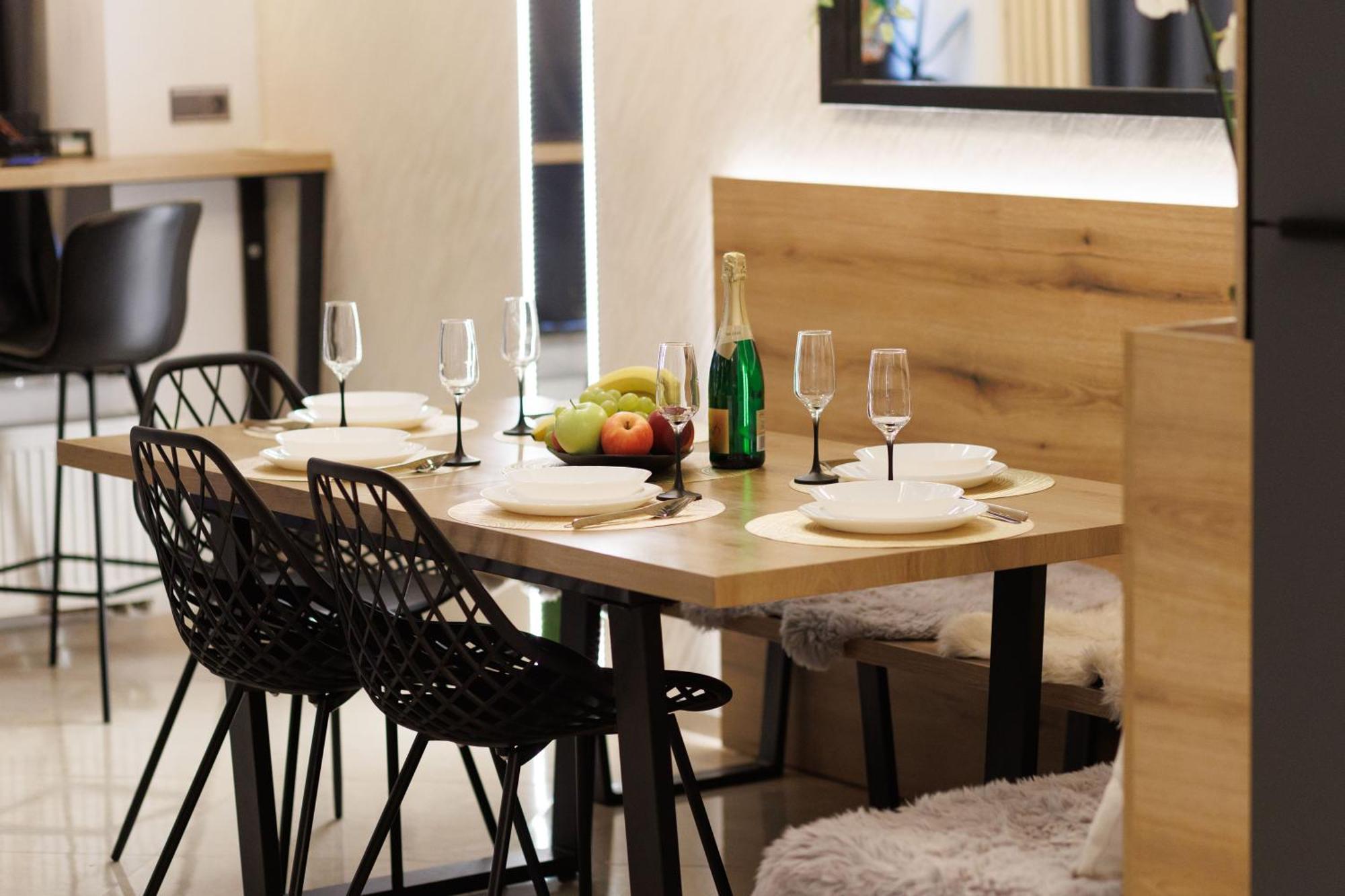 Leo Apartment Suite & Private Spa Zone - Old City 브라티슬라바 외부 사진