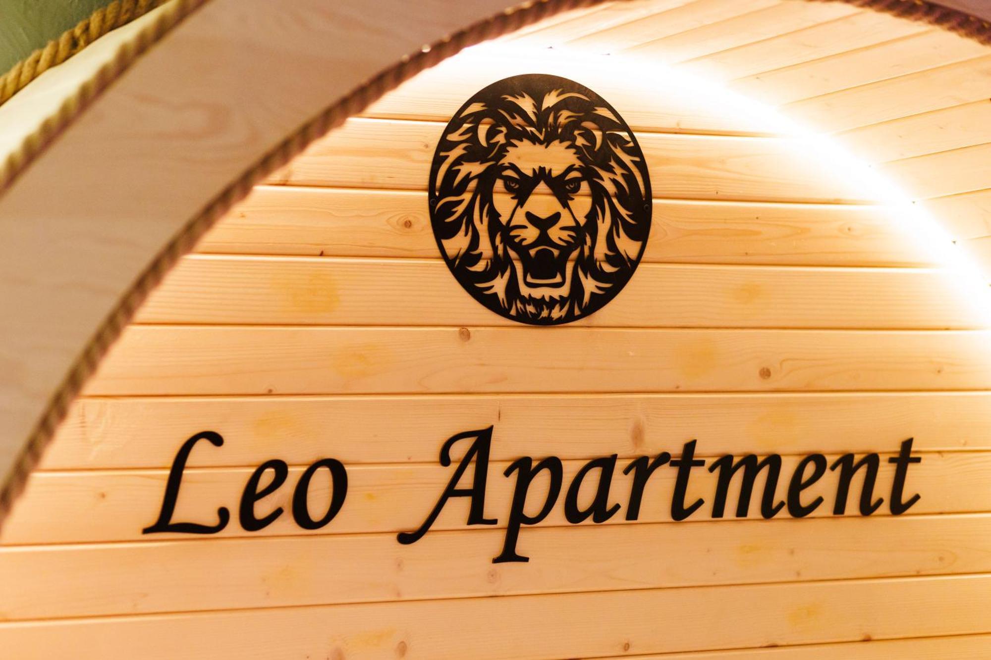 Leo Apartment Suite & Private Spa Zone - Old City 브라티슬라바 외부 사진