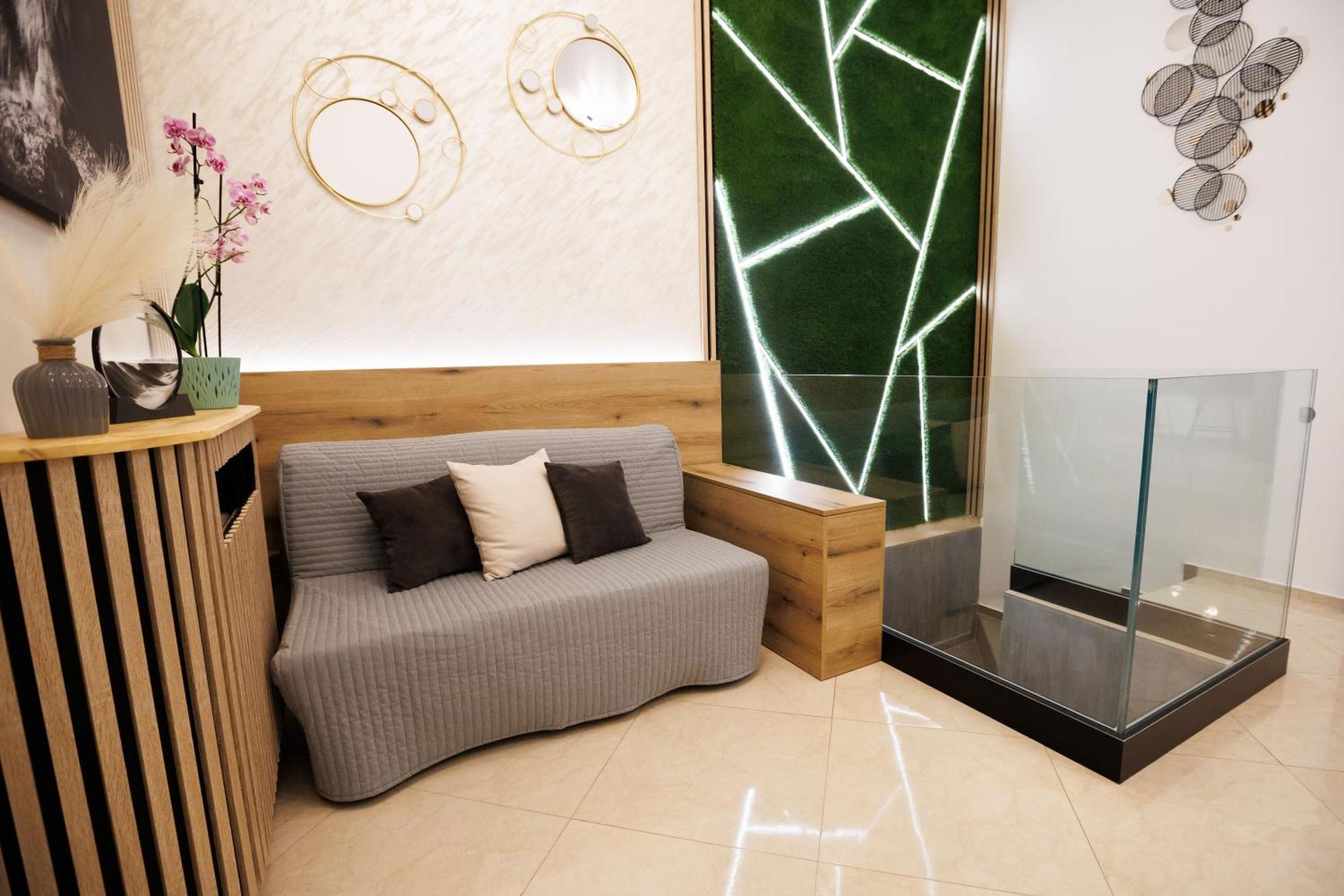 Leo Apartment Suite & Private Spa Zone - Old City 브라티슬라바 외부 사진