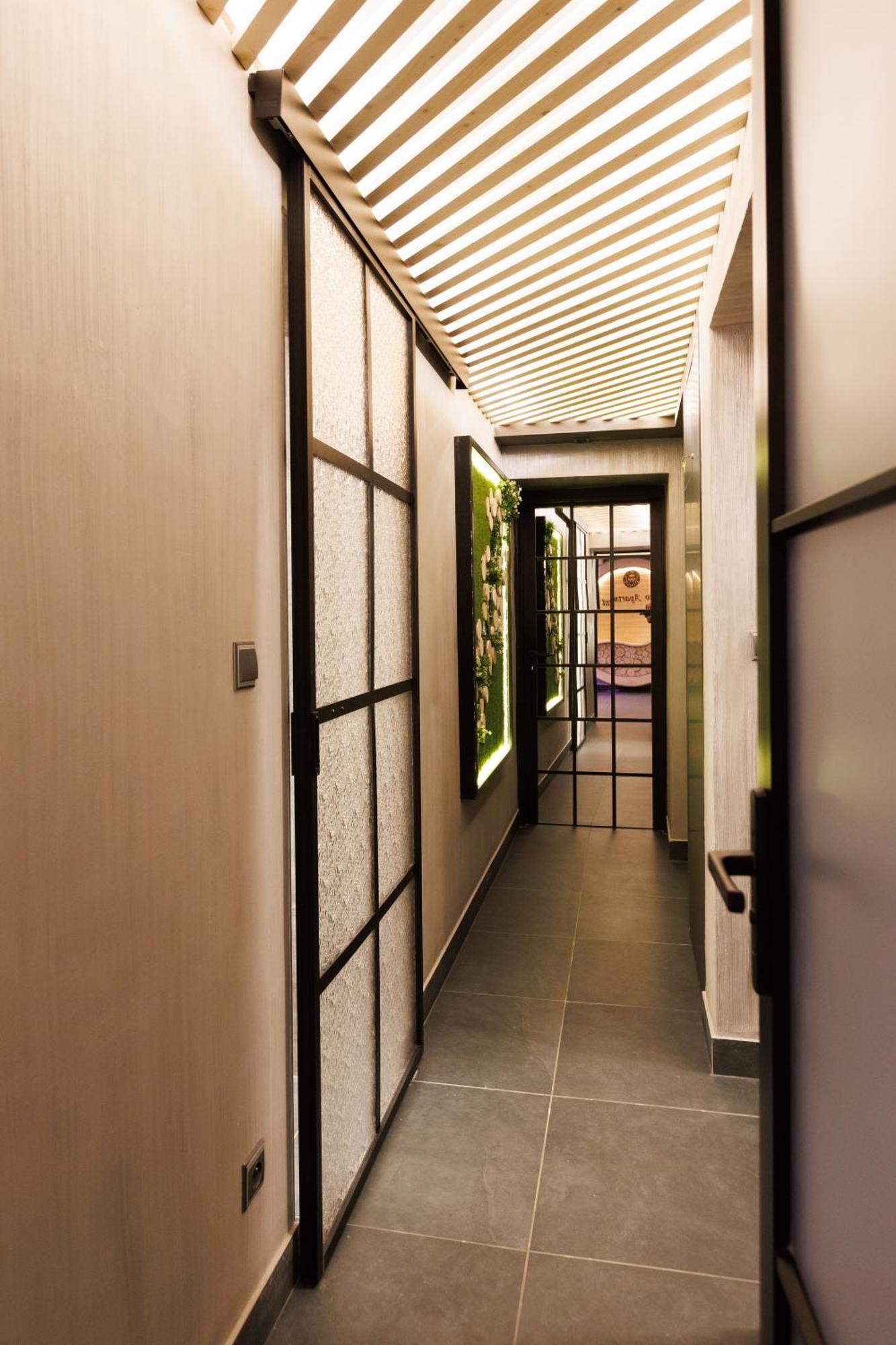Leo Apartment Suite & Private Spa Zone - Old City 브라티슬라바 외부 사진