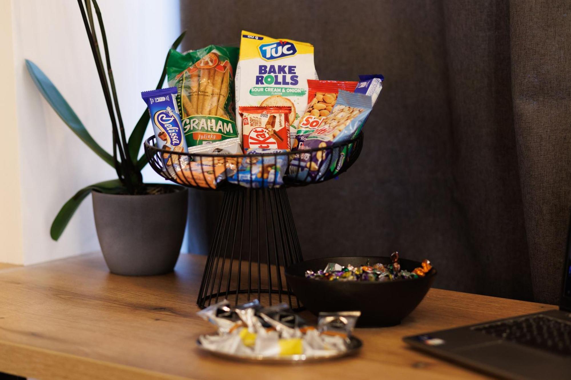 Leo Apartment Suite & Private Spa Zone - Old City 브라티슬라바 외부 사진