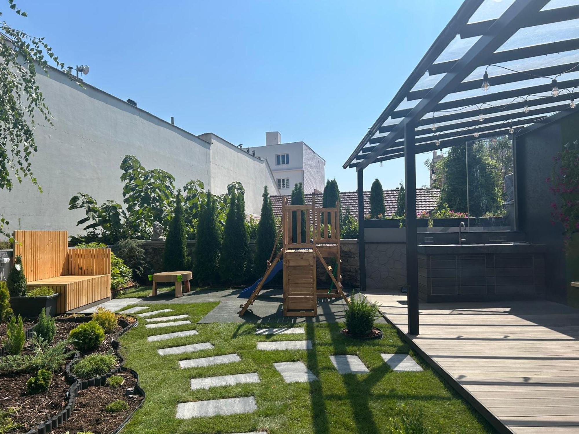 Leo Apartment Suite & Private Spa Zone - Old City 브라티슬라바 외부 사진