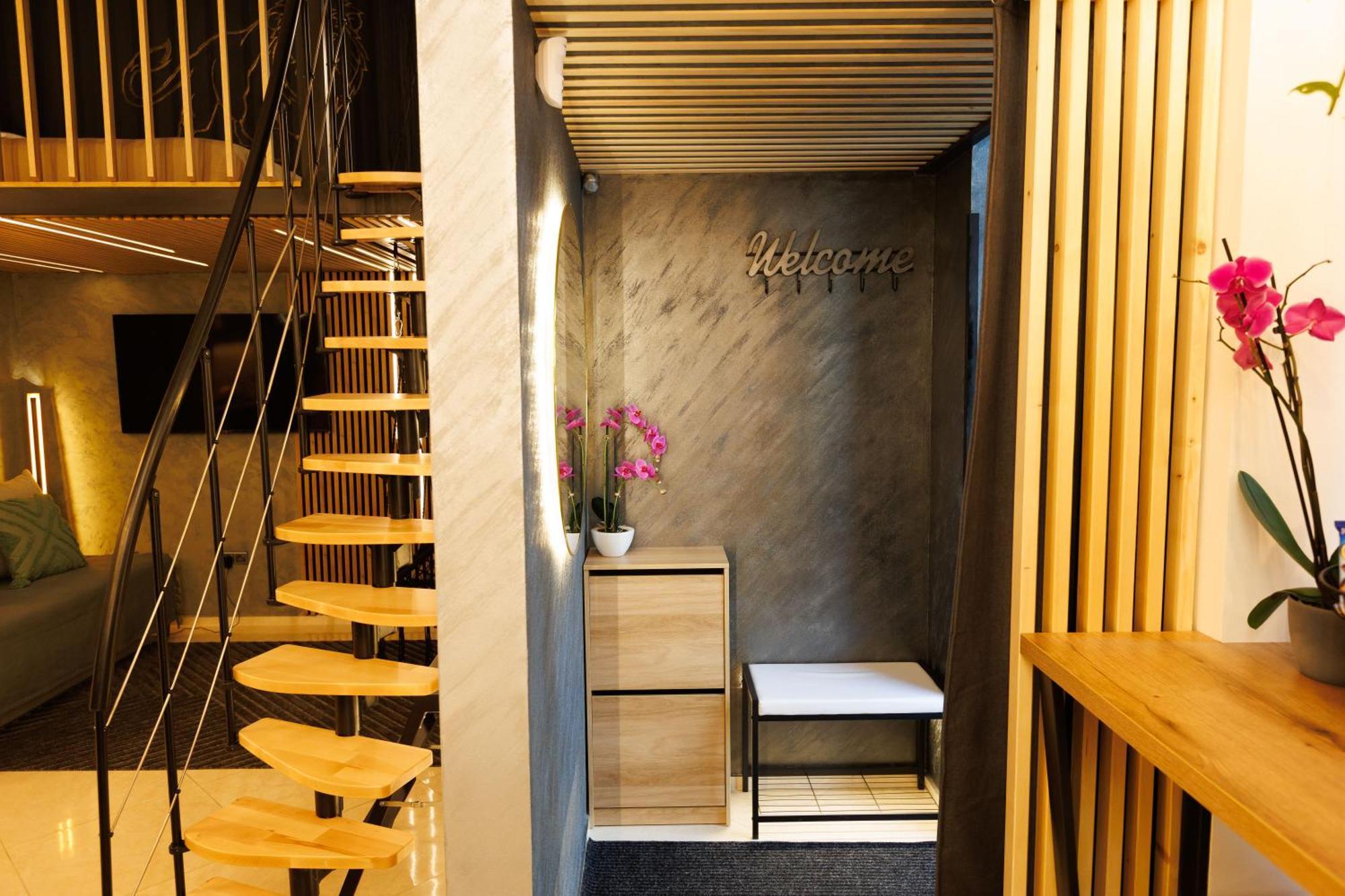 Leo Apartment Suite & Private Spa Zone - Old City 브라티슬라바 외부 사진